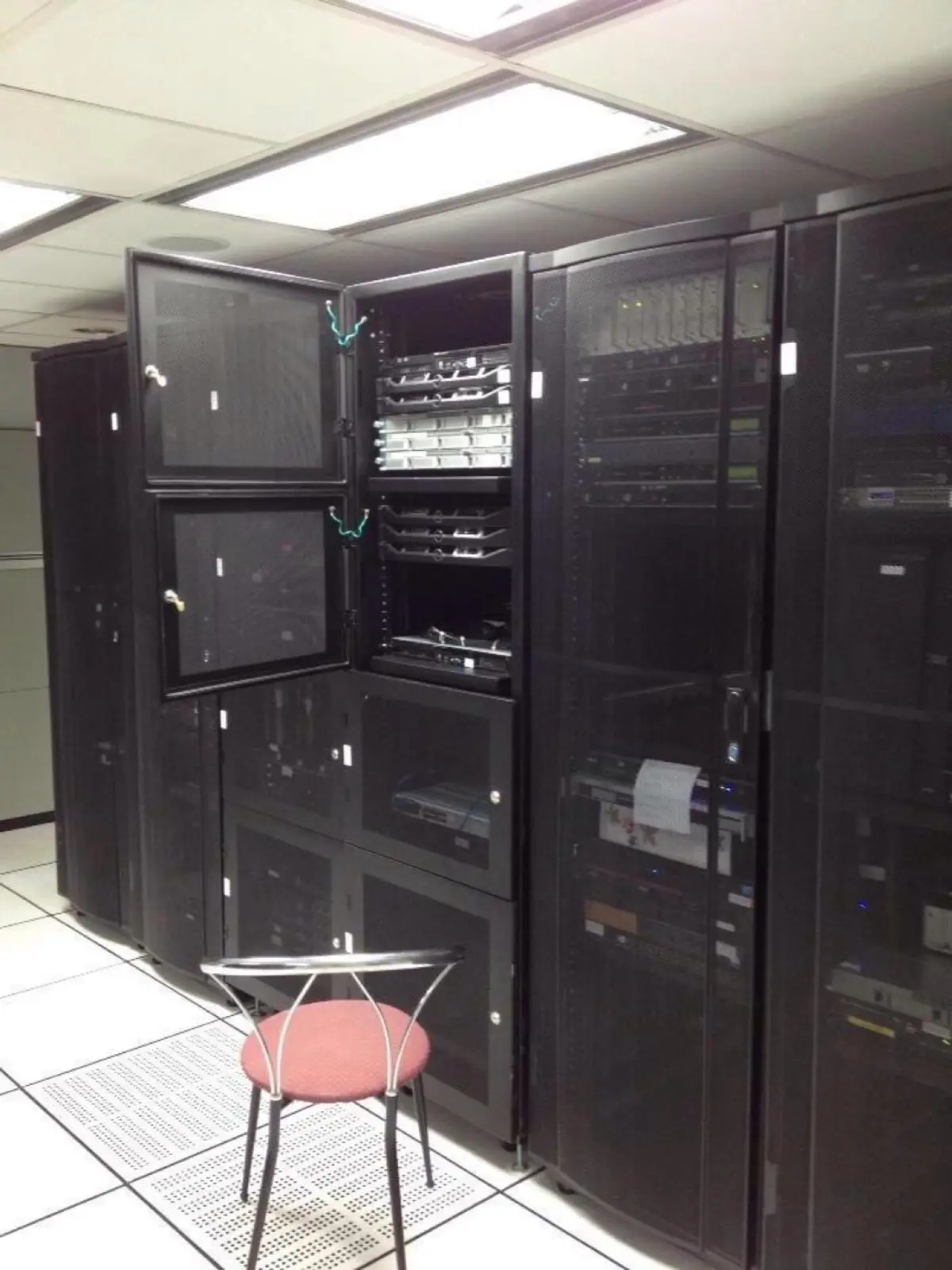 ตู้ Rack ระบบไอทีที่ดูแลโดยทีมงานของเรา